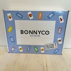 Bunnyco Blue Light Box 220 Letters & Symbols + 180 Emojis‎ New